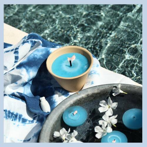 instagram-3 Les indispensables de l’été:
💧 La piscine 
🍋 Et une de nos bougies d'extérieur à la citronnelle 

Il vous en manque un?

#uneparenthesebougie #bougiedexterieur #auborddeleau #piscine #citronnelle #antimoustiques #plaisirsimple #cestlété